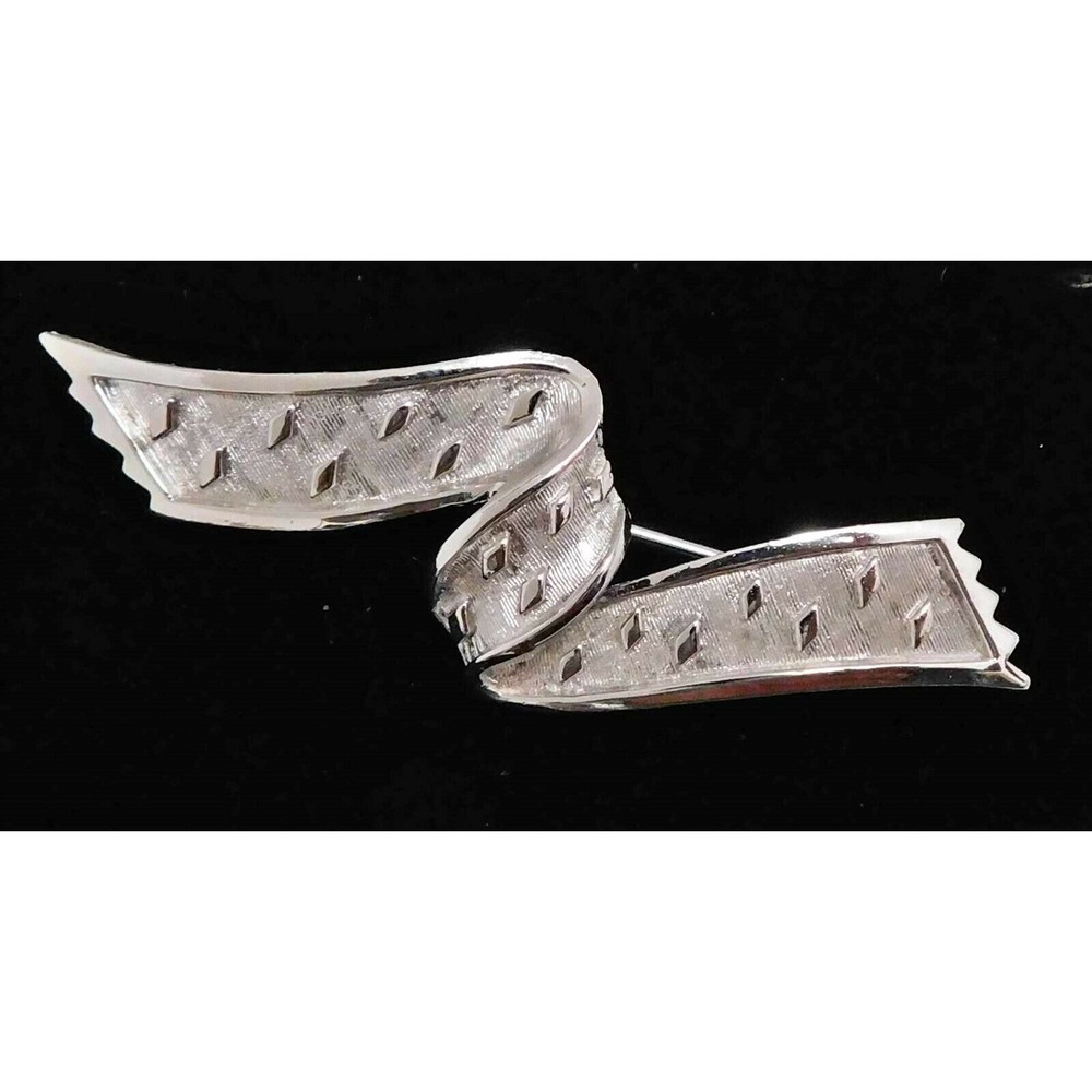 Trifari Silver Tone Ribbon Brooch Pin